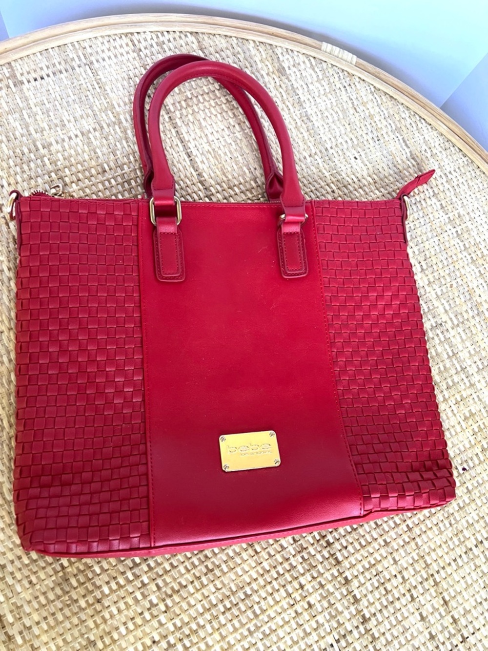 Bebe Vegan Leather Woven Zip Red Tote Shoulder Strap Inner zipper pocket sleeves